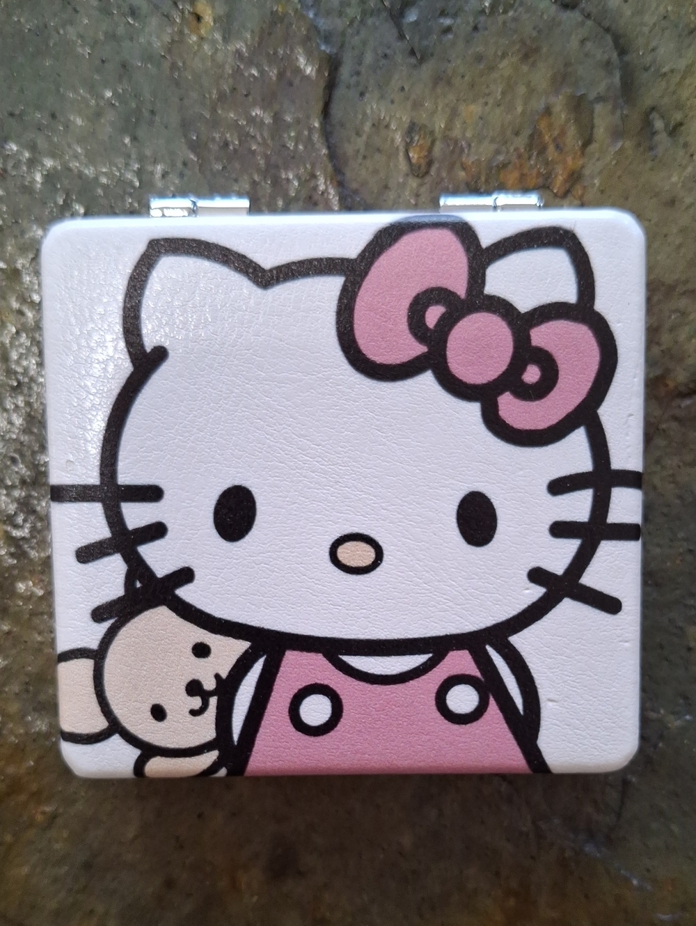 Hello Kitty Boot Socks & Compact - Picture 6 of 9